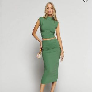 NWOT Reformation Foster Knit top in bottle green